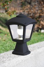 Disma Roby Black Post Top Light